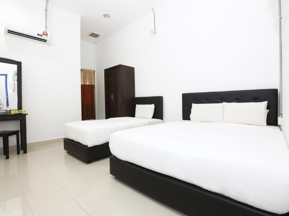 Spot On 89778 Aisy Hotel Tanah Merah  Ngoại thất bức ảnh