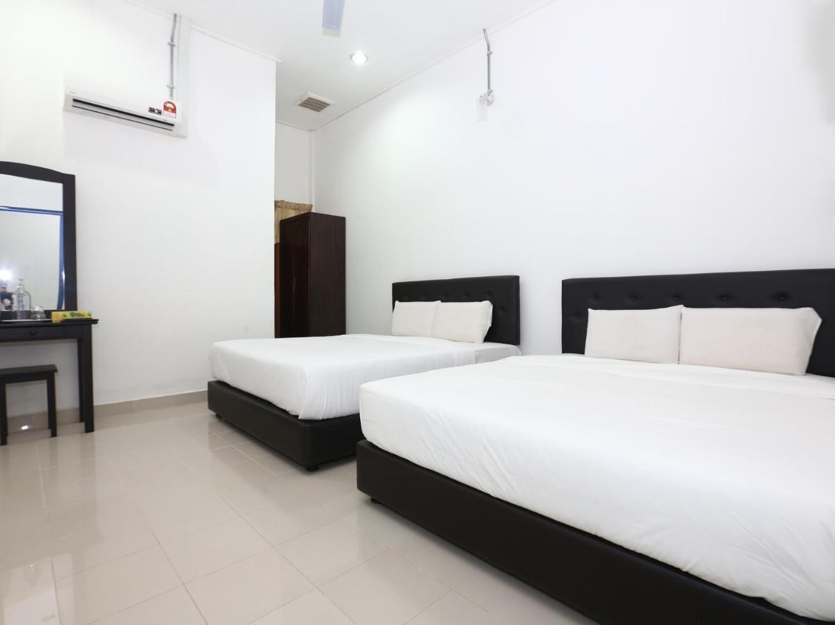 Spot On 89778 Aisy Hotel Tanah Merah  Ngoại thất bức ảnh