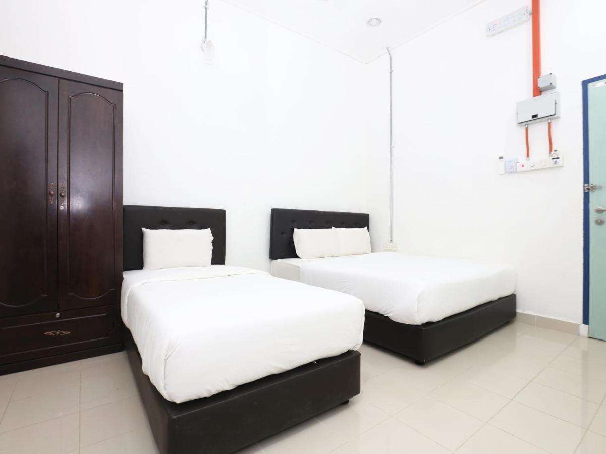 Spot On 89778 Aisy Hotel Tanah Merah  Ngoại thất bức ảnh