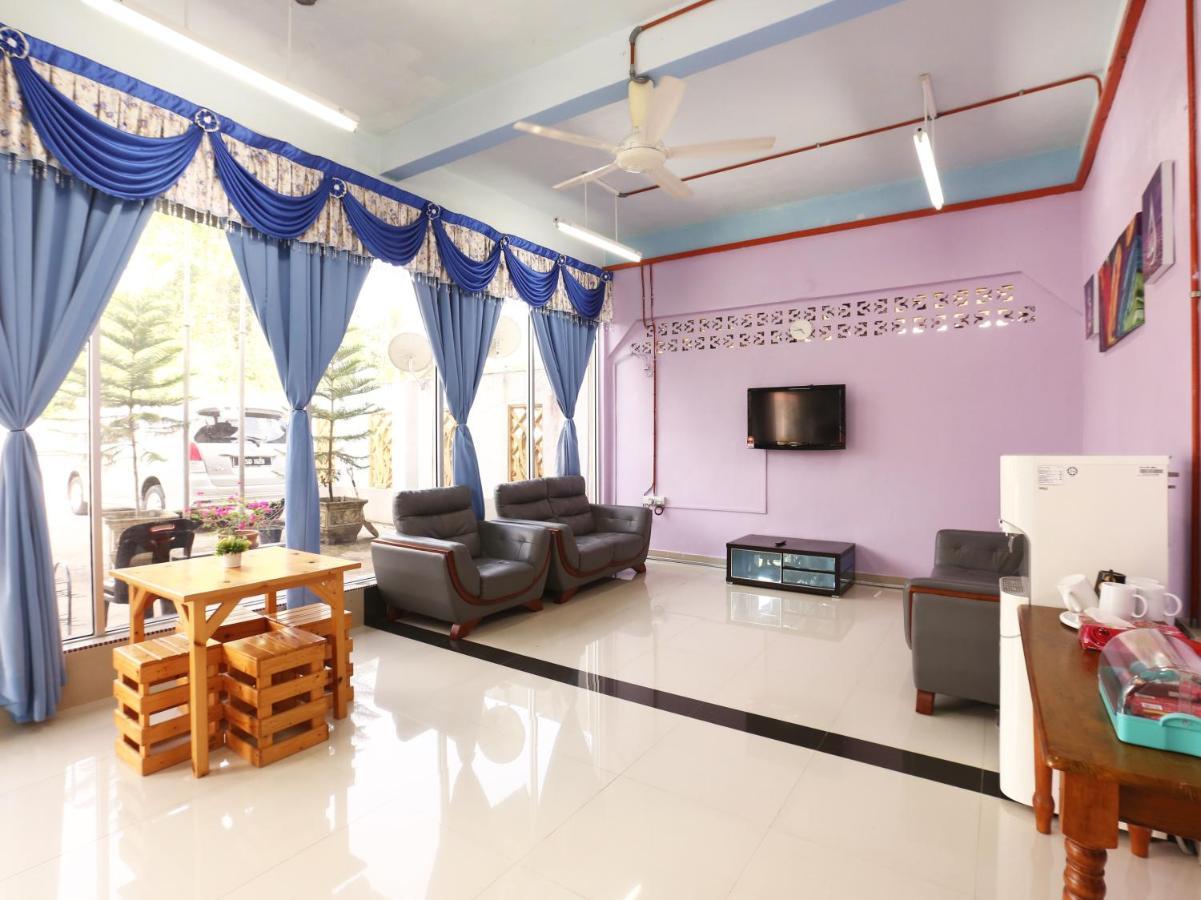 Spot On 89778 Aisy Hotel Tanah Merah  Ngoại thất bức ảnh