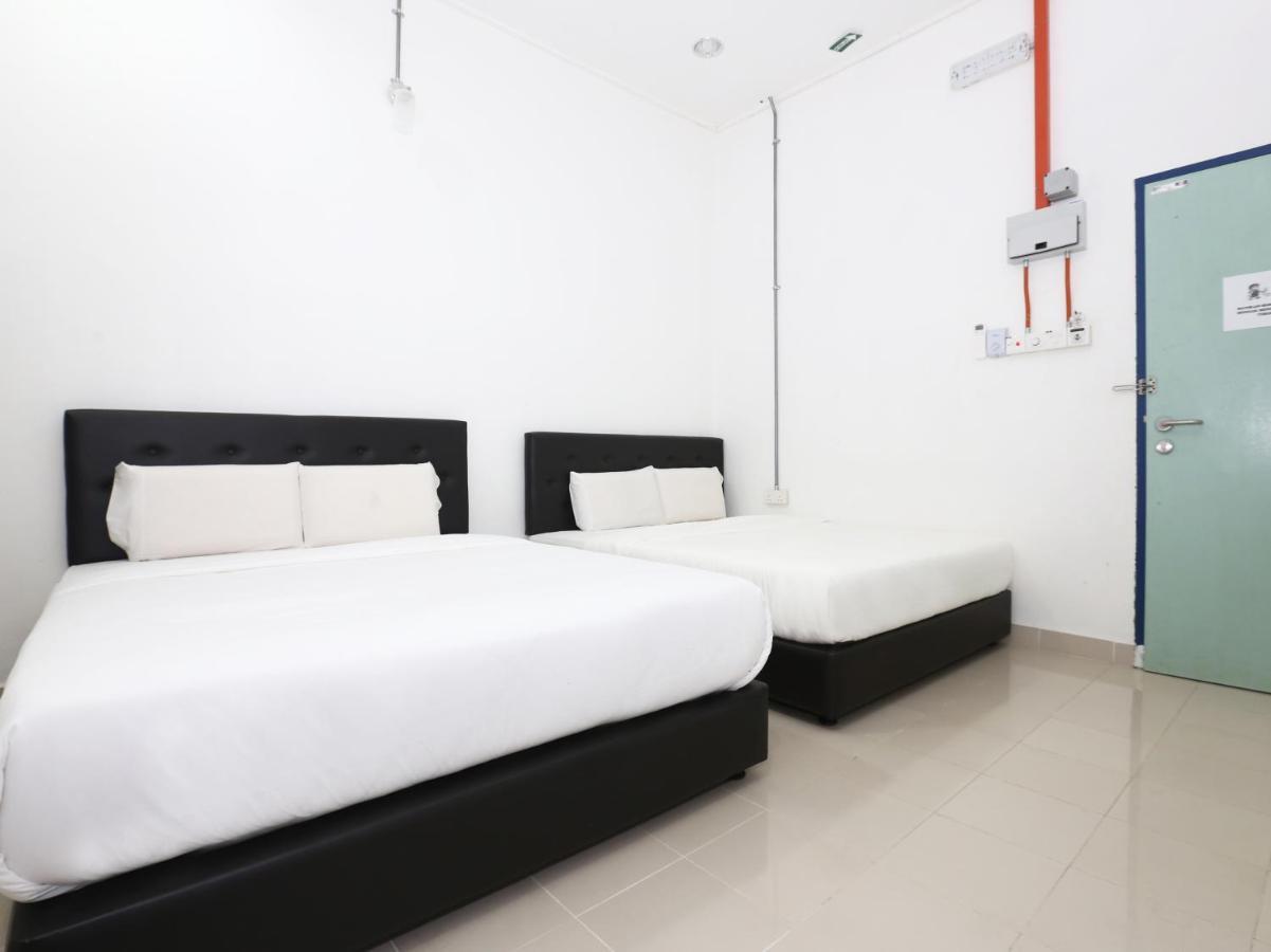 Spot On 89778 Aisy Hotel Tanah Merah  Ngoại thất bức ảnh